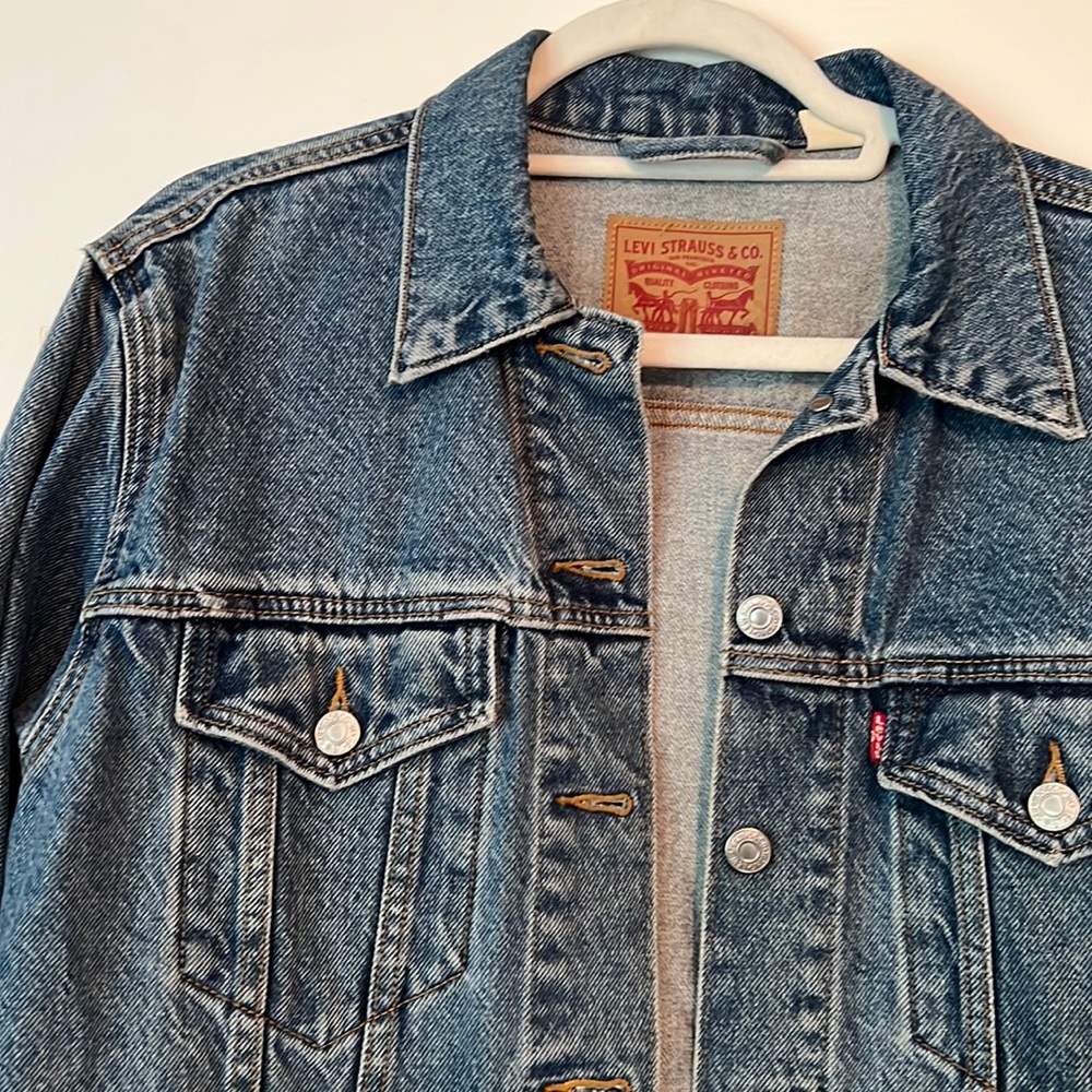 Levi’s womens medium denim jacket